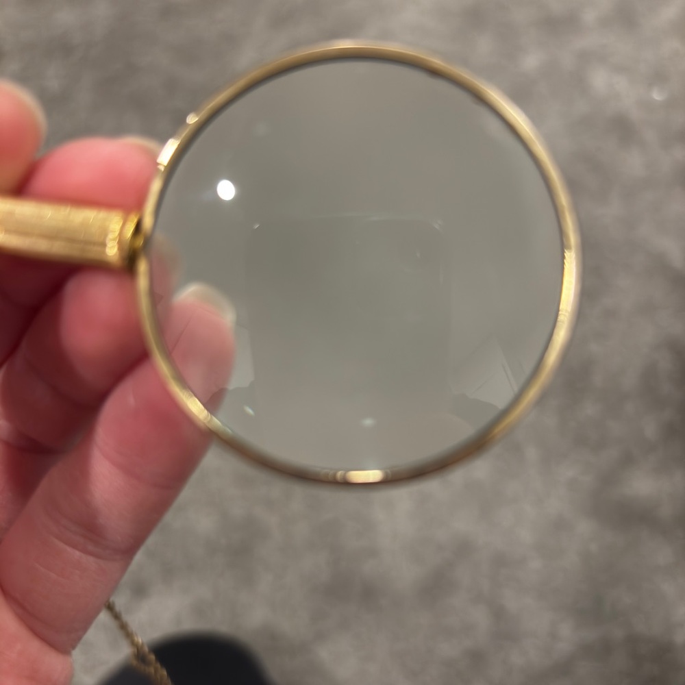 Elegant Gold and Silver magnifying glass Pendant Necklace - Picture 3 of 3